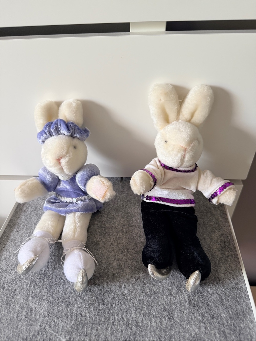 Vintage 1998 Creature Comforts Bunny Couple Plush Set- Figure Skating - Picture 7 of 9